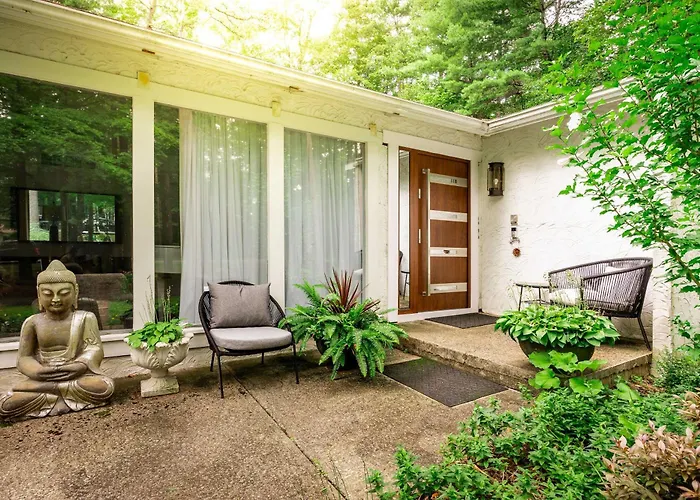 'Casa Real' ~ Expansive Woodstock House W/ Hot Tub
