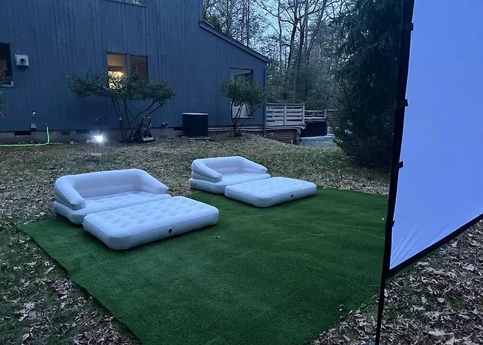 Luxury Woodstock Retreat Hot Tub And Heated Pool