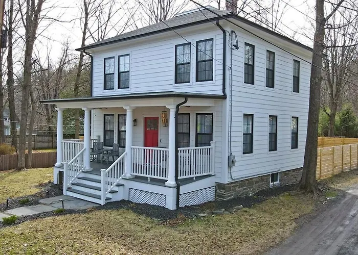 Renovated Home Seconds From Town